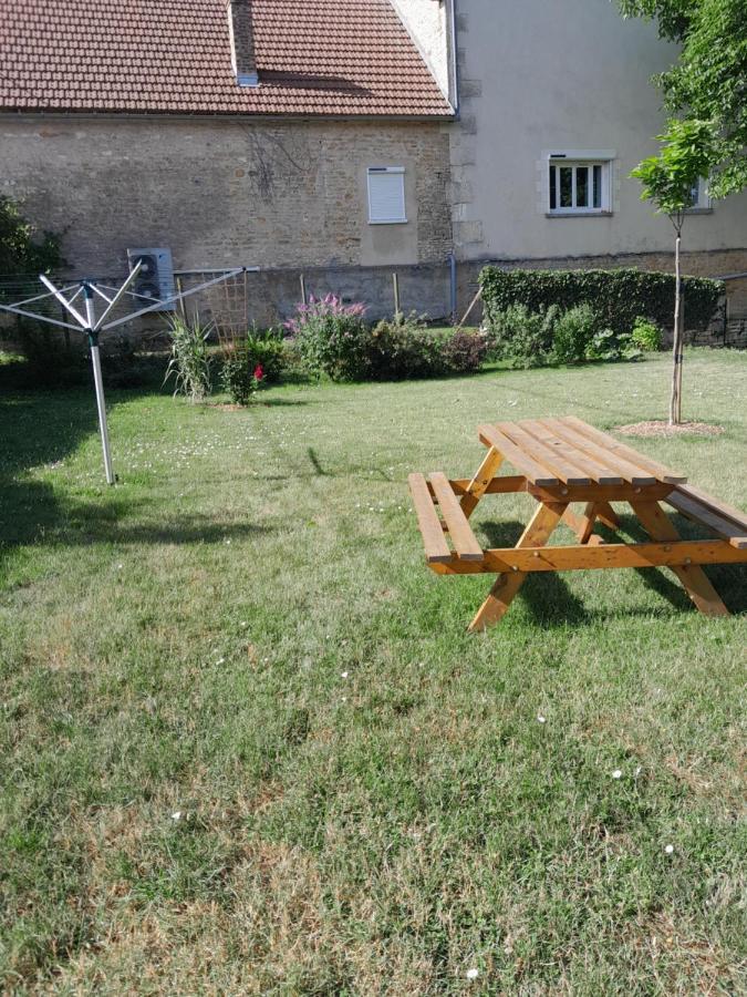 Aux Merveilles Des Ormes Breugnon Exteriör bild